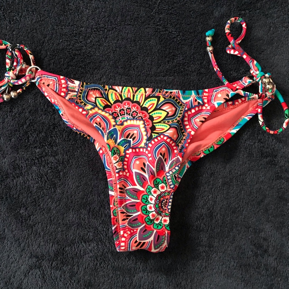 Fun bikini bottoms